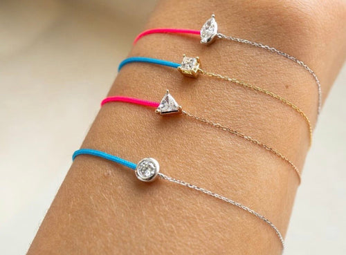 Brazalete estilo solitario con medio y medio diamante de neón